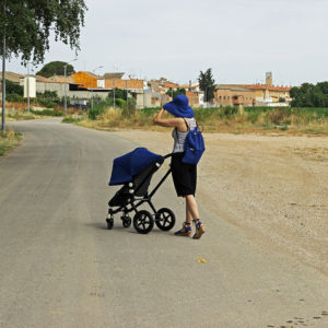 Capota, mochila y pamela confeccionada en tejido transpirable.