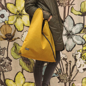 Bolso Origami First confeccionado y bordado a mano por Bondesio