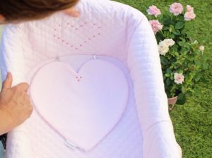 Cubrecapazo Heart bordado a mano por Bondesio