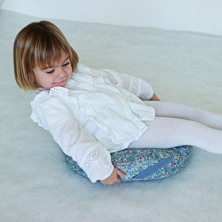 cojé­n infantil flores